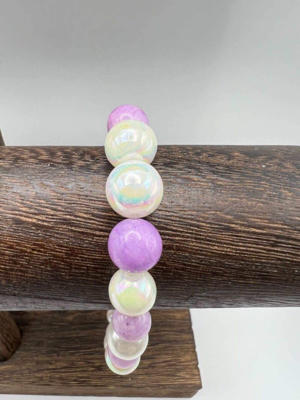 Iridescent & Lavender Beaded Stretch Bracelet With Pearl Accents Lightweight Jew